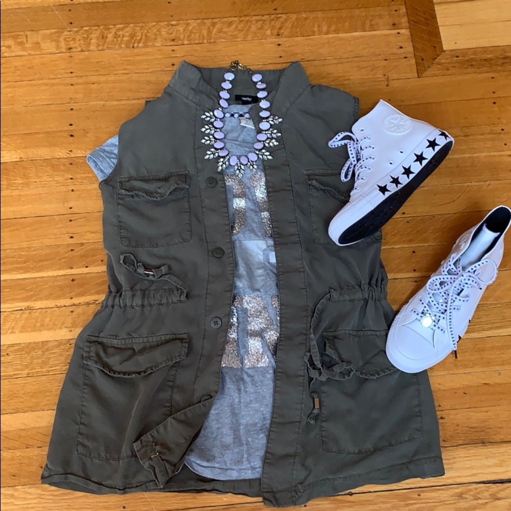 Soft army vest ‼️4/$25